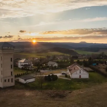 Wataha Pod Basztami - Wadera - Caloroczne *