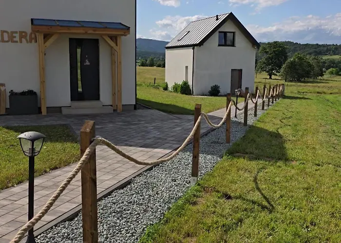 Wataha Pod Basztami - Wadera - Caloroczne Semesterbostad Radkow